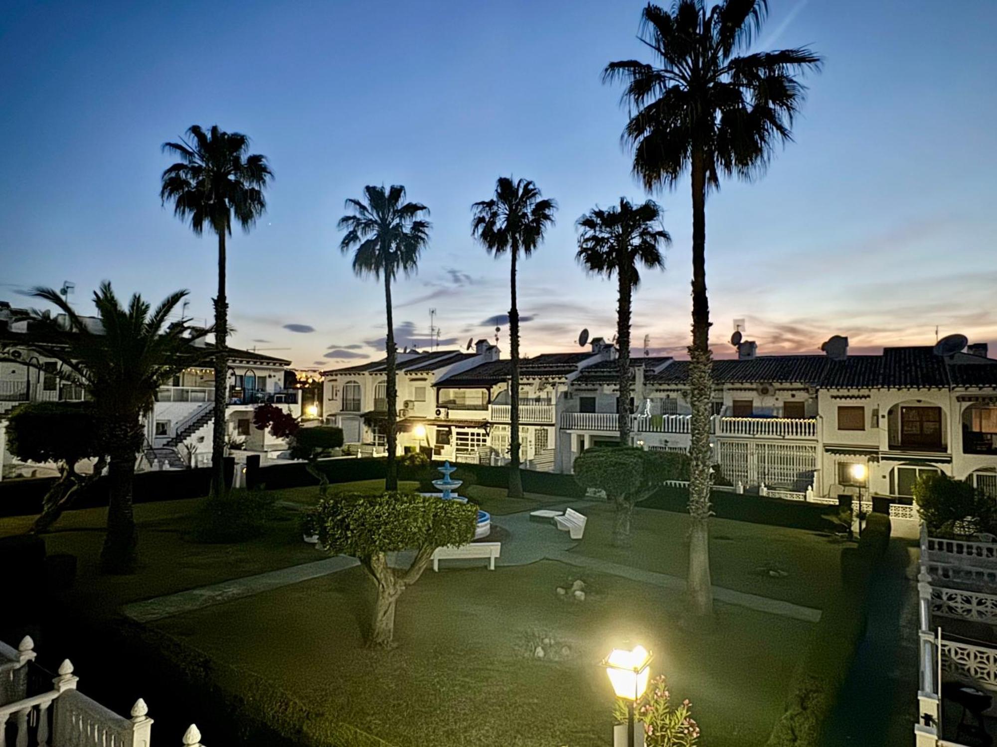 Apartamento Agua Rosa Torrevieja Esterno foto